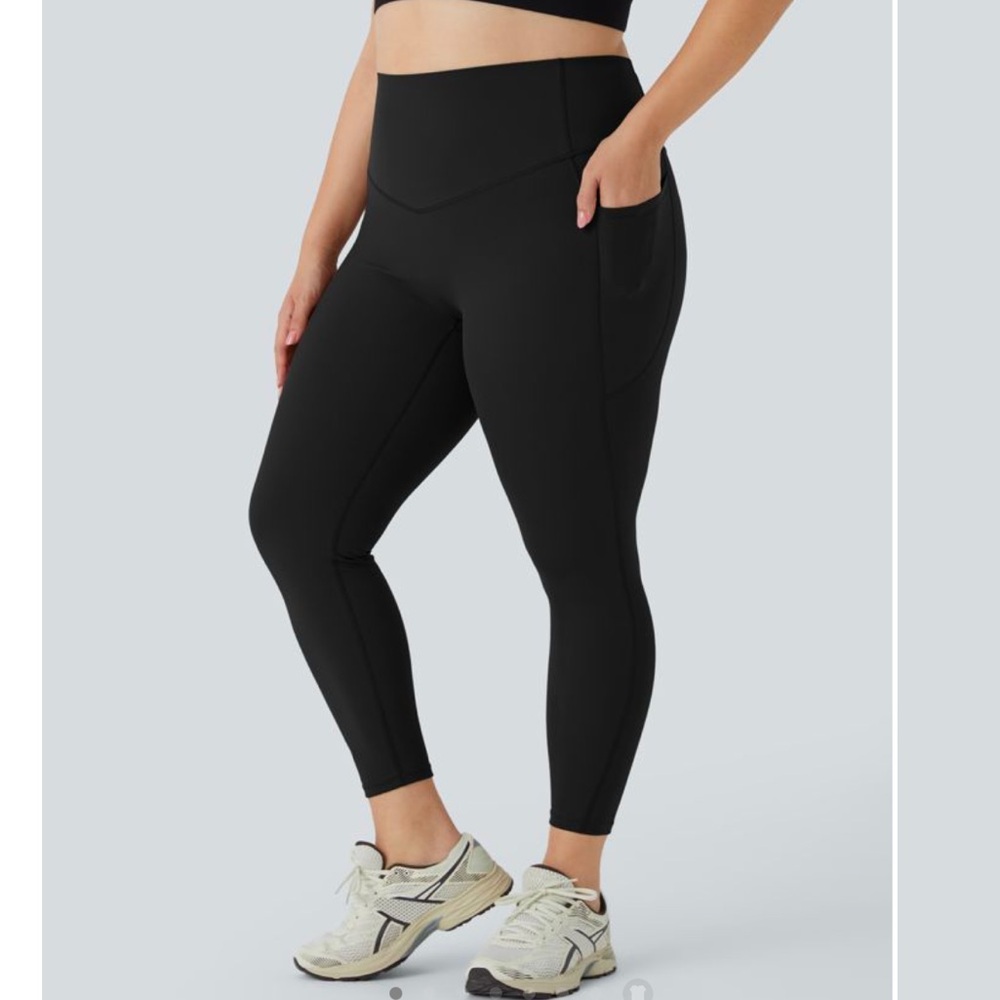 NWT SoCinched High Waisted Tummy Control pocket leggings